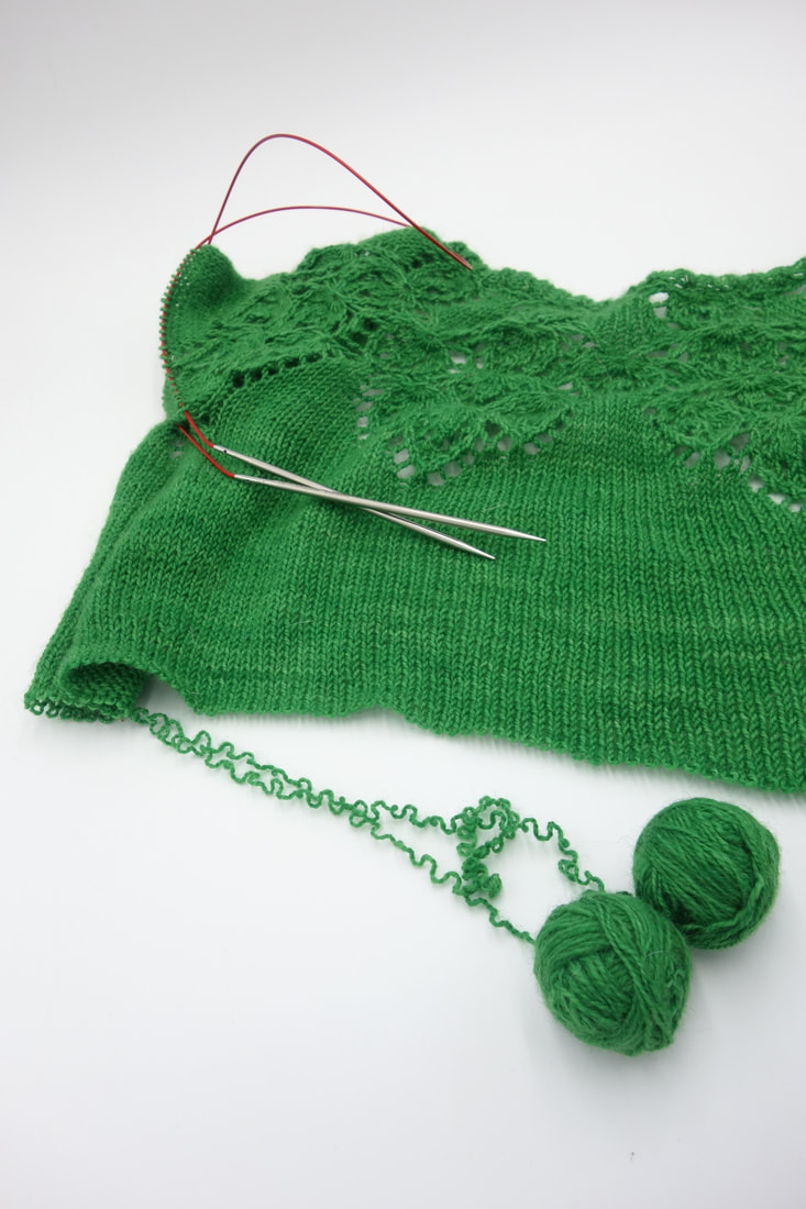 Unravelling lace knitting