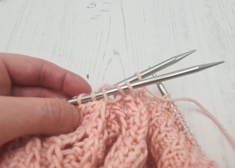 knitting an attached shawl collar by knitting collar and picked up stitches together
