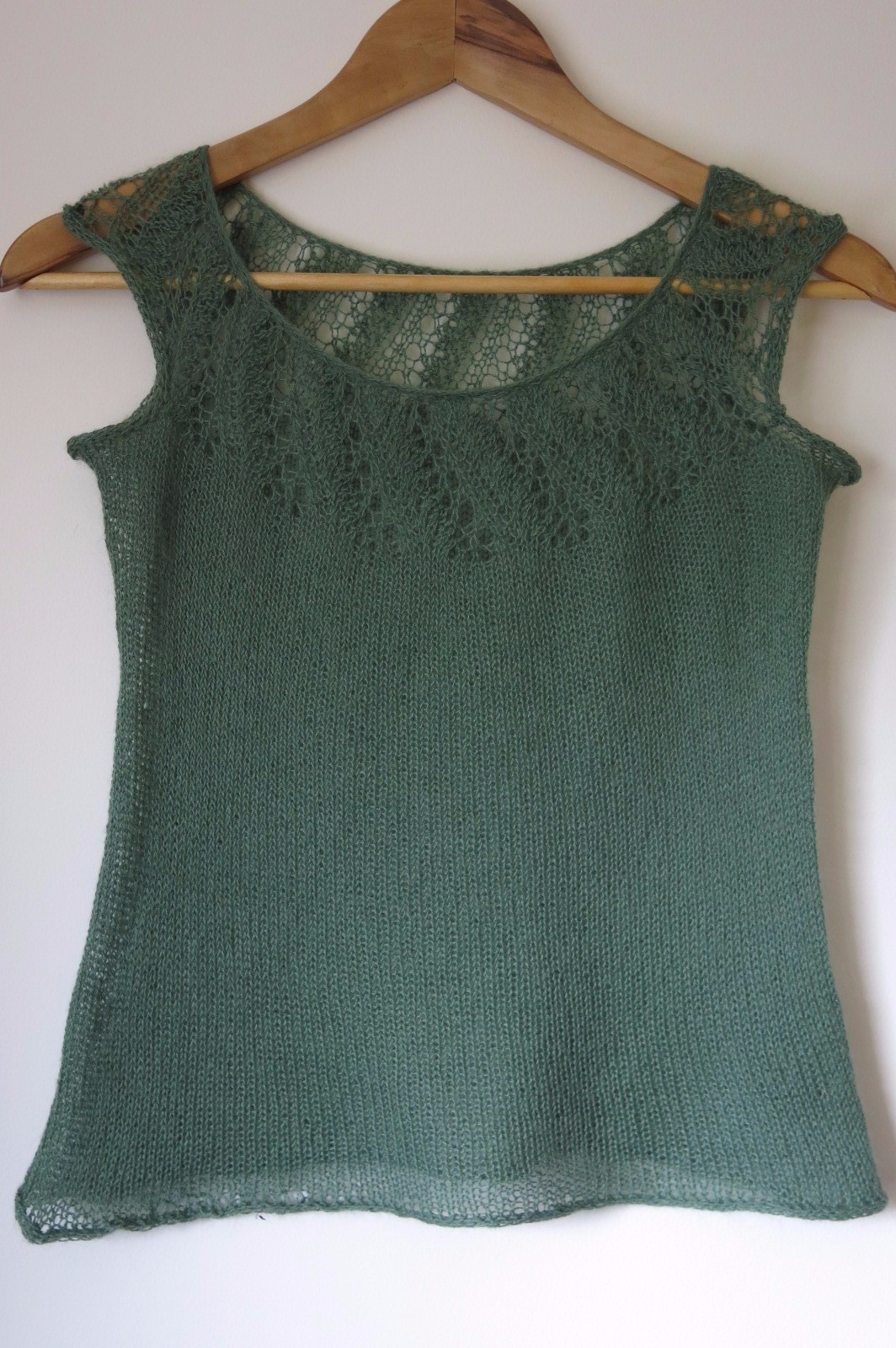 Summer Lace Tank Knitting Pattern by Littletheorem